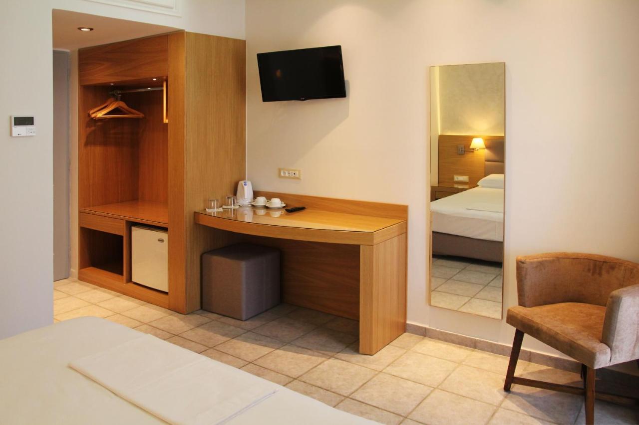Achilles Hotel Methoni  Exterior photo